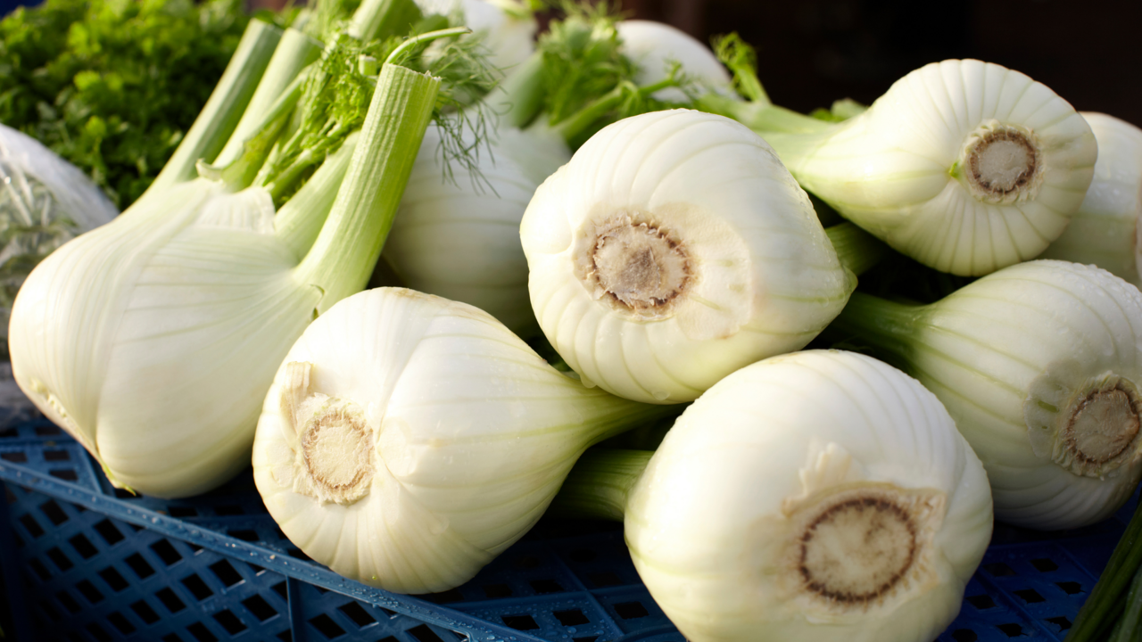 Fennel-Essential-Oil_Essentially-Us-Blog-Fruits Fennel-Essential-Oil_Essentially-Us-Blog-Fruits